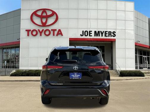 2023 Toyota Highlander LE