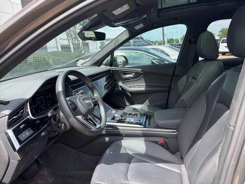 Samurai Gray Metallic 2022 Audi Q7 55 Premium Plus
