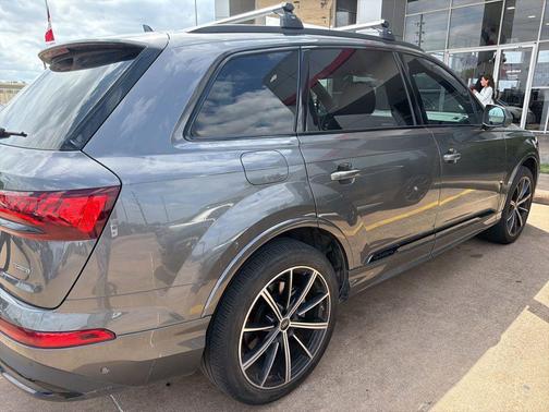 Samurai Gray Metallic 2022 Audi Q7 55 Premium Plus