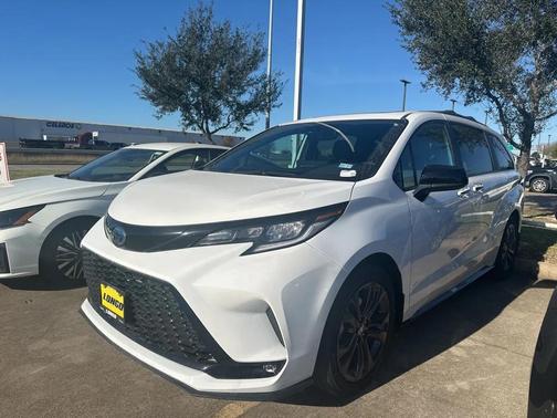 2025 Toyota Sienna XSE 7 Passenger