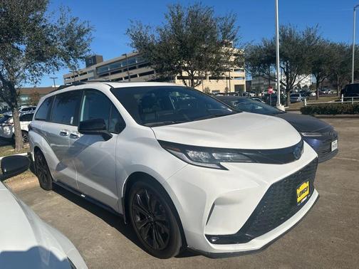 2025 Toyota Sienna XSE 7 Passenger