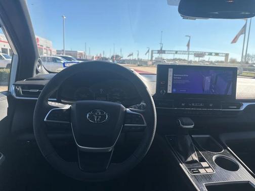 2025 Toyota Sienna XSE 7 Passenger