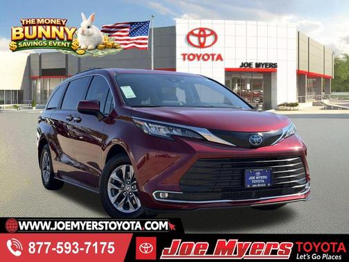 Pearl 2022 Toyota Sienna XLE