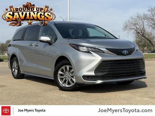 2025 Toyota Sienna LE