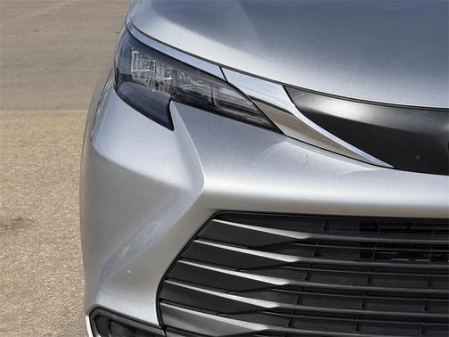 2025 Toyota Sienna LE