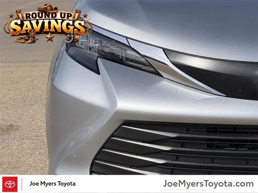2025 Toyota Sienna LE
