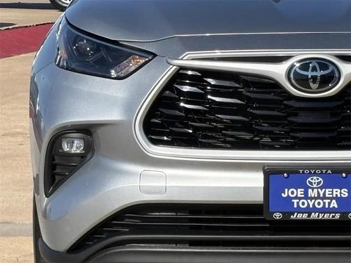 2025 Toyota Highlander LE