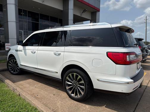White 2020 Lincoln Navigator Reserve