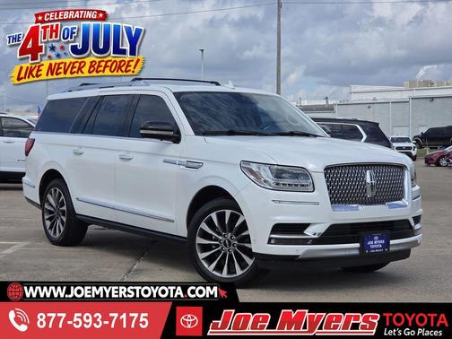 White 2020 Lincoln Navigator Reserve