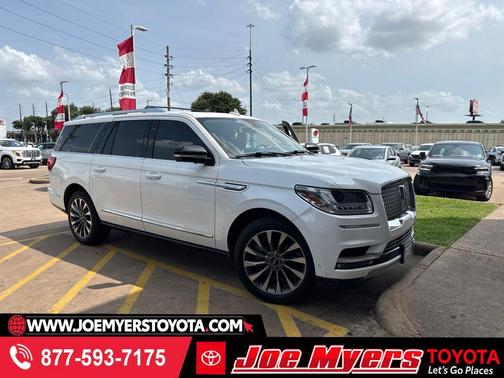 White 2020 Lincoln Navigator Reserve