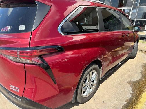 Ruby Flare Pearl 2021 Toyota Sienna Limited 7-Passenger