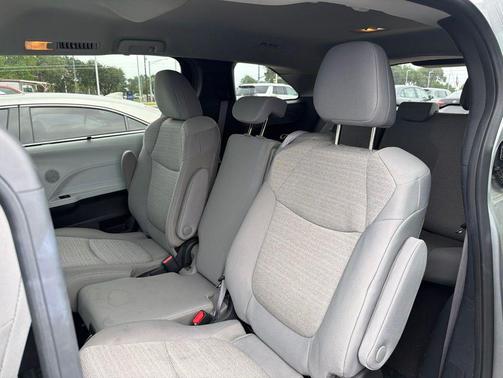 Celestial Silver Metallic 2025 Toyota Sienna LE