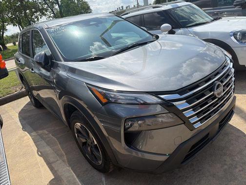 Gun Metallic 2025 Nissan Rogue SV