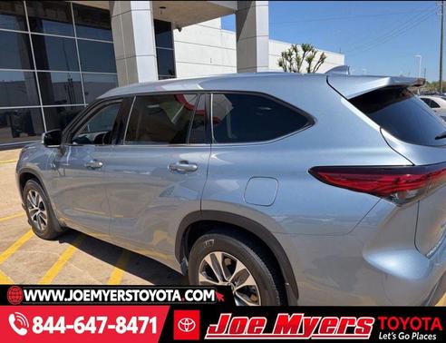 Moon Dust 2020 Toyota Highlander XLE