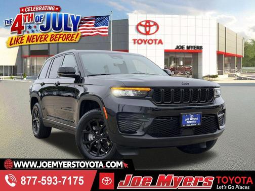 Diamond Black Crystal Pearlcoat 2025 Jeep Grand Cherokee Altitude