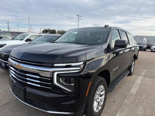 2025 Chevrolet Suburban LT