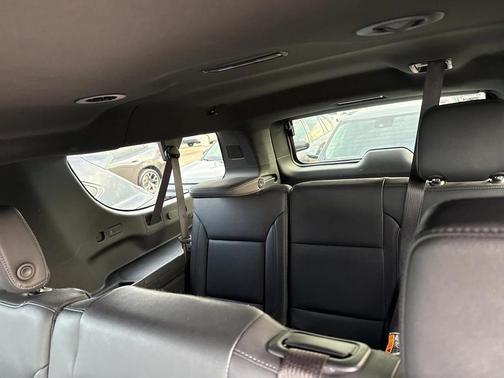 2025 Chevrolet Suburban LT