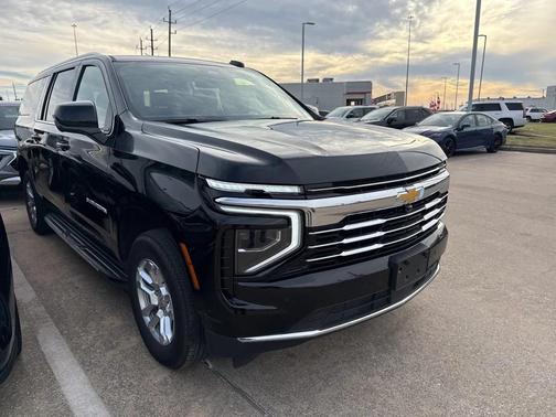 2025 Chevrolet Suburban LT