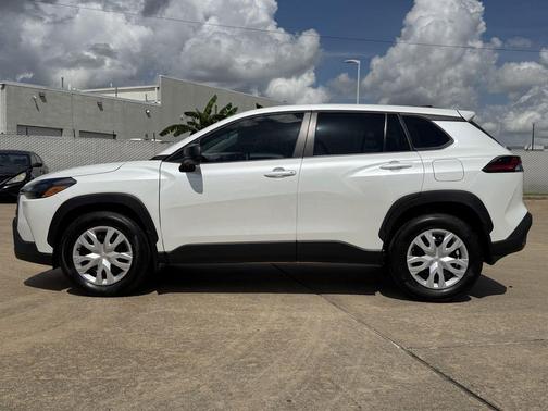 Pearl 2026 Toyota Corolla Cross L