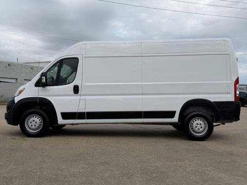 Bright White Clearcoat 2025 RAM ProMaster 2500 Tradesman