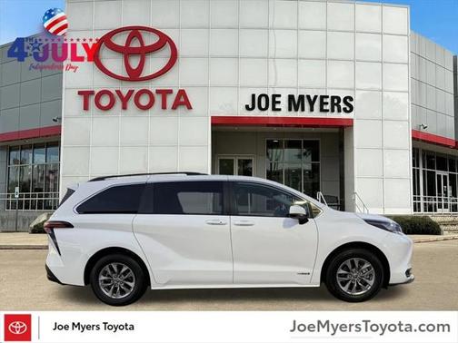 2021 Toyota Sienna LE