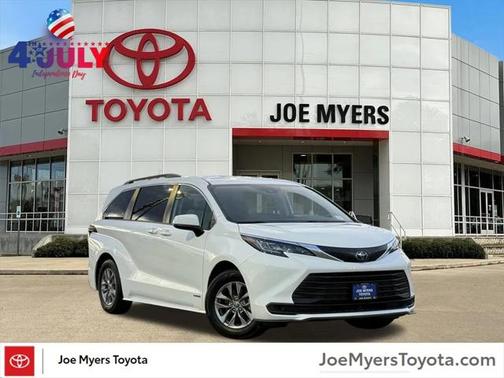 2021 Toyota Sienna LE
