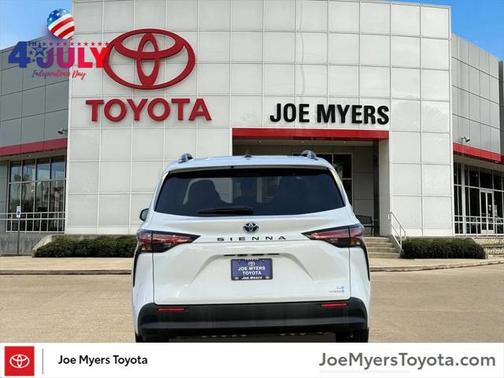 2021 Toyota Sienna LE