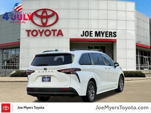 2021 Toyota Sienna LE