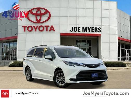 2021 Toyota Sienna LE