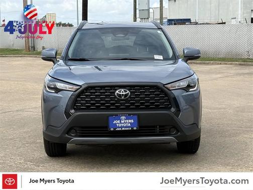 2024 Toyota Corolla Cross LE