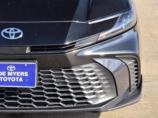 Midnight Black Metallic 2026 Toyota Camry SE