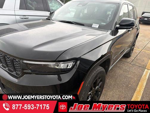 Diamond Black Crystal Pearlcoat 2025 Jeep Grand Cherokee Altitude