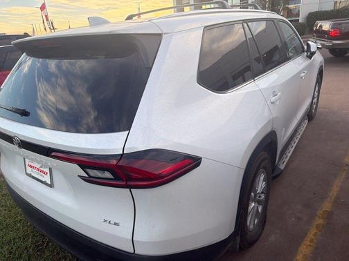 Pearl 2026 Toyota Grand Highlander XLE