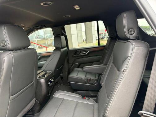 Summit White 2025 GMC Yukon Denali
