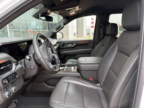 Summit White 2025 GMC Yukon Denali