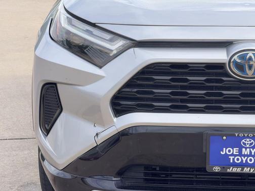 Silver Sky Metallic 2022 Toyota RAV4 Hybrid SE