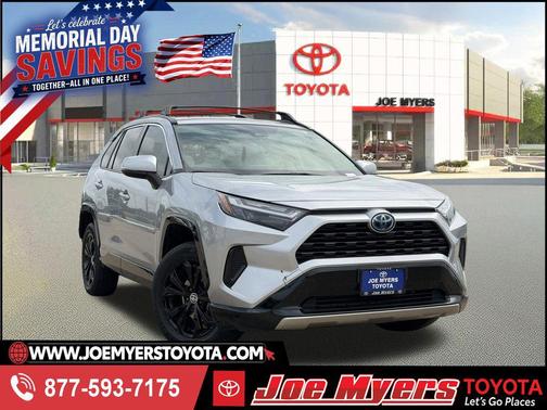Silver Sky Metallic 2022 Toyota RAV4 Hybrid SE