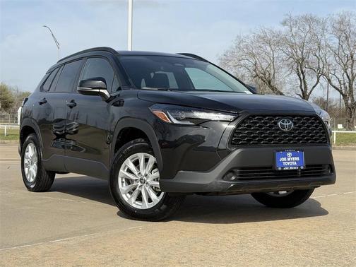 2025 Toyota Corolla Cross LE