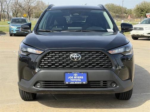 2025 Toyota Corolla Cross LE