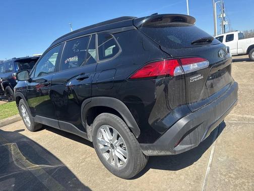 2025 Toyota Corolla Cross LE