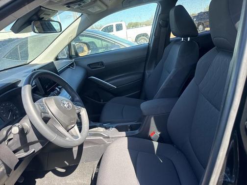 2025 Toyota Corolla Cross LE