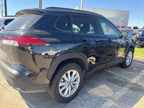 2025 Toyota Corolla Cross LE