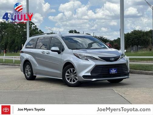 2021 Toyota Sienna LE