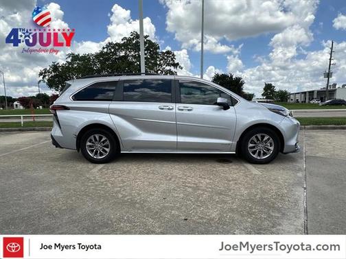 2021 Toyota Sienna LE