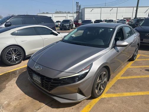2023 Hyundai ELANTRA SEL