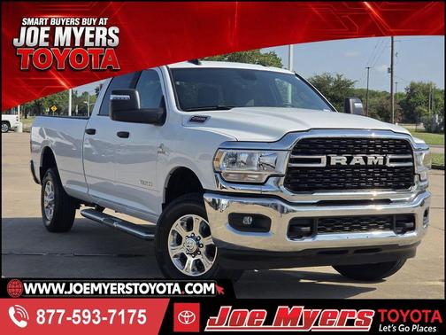 Bright White Clearcoat 2024 RAM 2500 Big Horn Crew Cab 4x4 8' Box