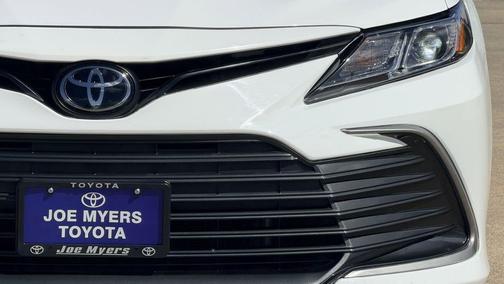 Ice 2024 Toyota Camry LE