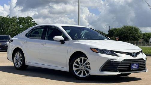 Ice 2024 Toyota Camry LE