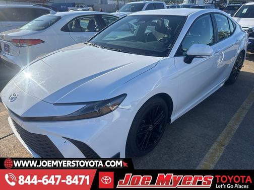 2025 Toyota Camry SE