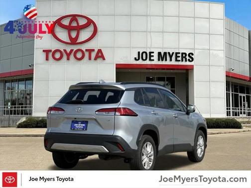 2024 Toyota Corolla Cross LE